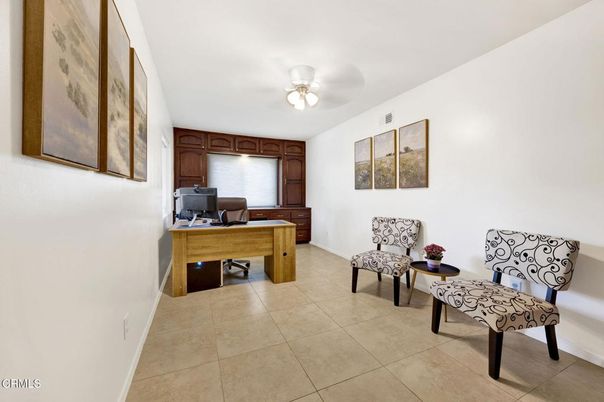 Home Office, Interior