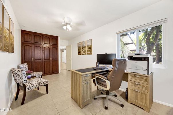 Home Office, Interior
