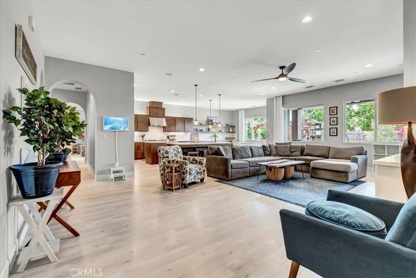 Interior, Kitchen, Living room, Pendant Lights, Recessed Lighting, Wood Texture Flooring