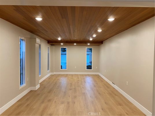 Empty room, Interior, Recessed Lighting, Wooden Ceilings, Wood Texture Flooring