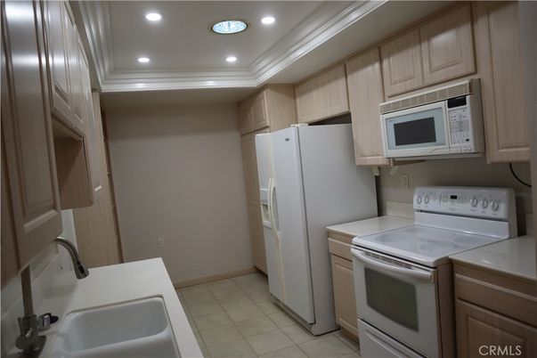 Interior, Kitchen, Recessed Lighting, Washer