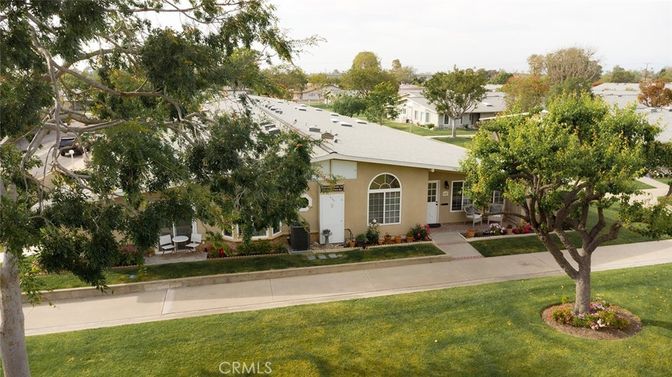 Backyard, Exterior, Facade, French Provincial