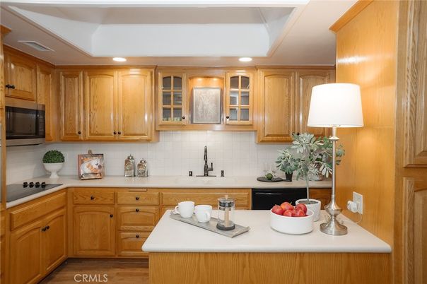 Interior, Kitchen, Recessed Lighting, Wood Texture Flooring