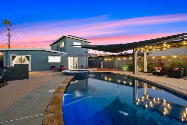 Exterior, Pool