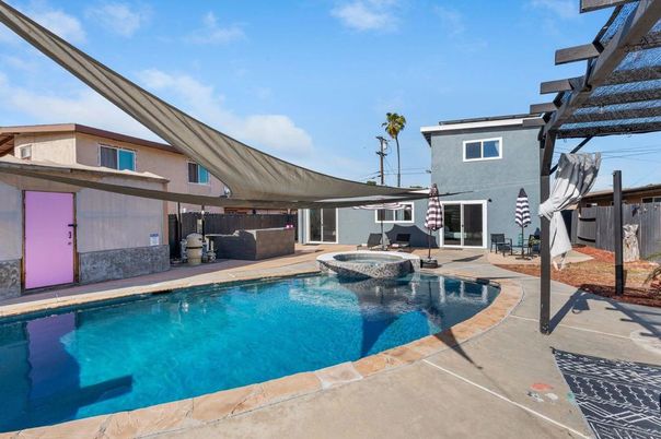 Exterior, Pool