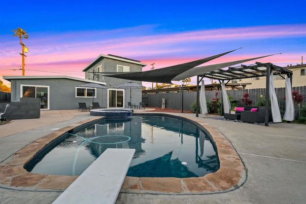 Exterior, Pool