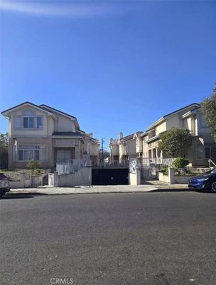 Exterior, Facade, Mediterranean