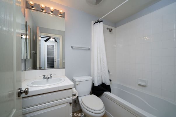 Bathroom, Interior, Tile Countertops