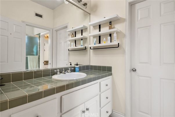 Bathroom, Interior, Tile Countertops