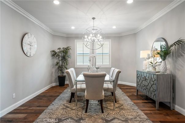 Chandelier, Dining room, Interior, Recessed Lighting, Wood Texture Flooring