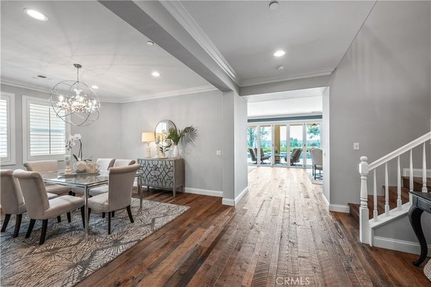Chandelier, Dining room, Interior, Recessed Lighting, Wood Texture Flooring
