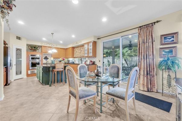 Dining room, Interior, Kitchen, Pendant Lights, Recessed Lighting, Stainless Steel Appliances
