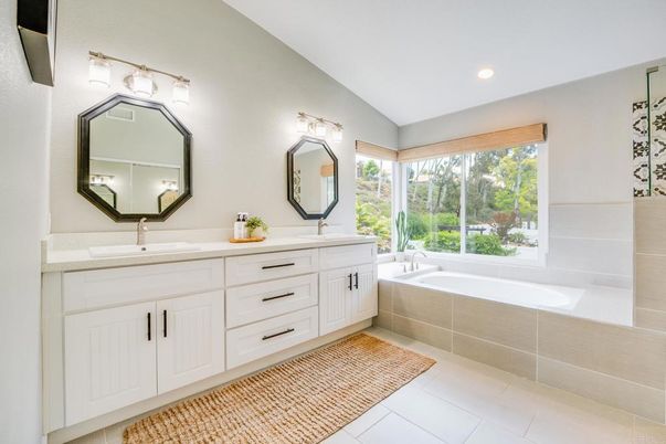 Bathroom, Dual Sink Vanities, Interior, Recessed Lighting