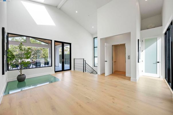 Interior, Recessed Lighting, Wood Texture Flooring