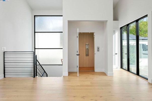 Elevator, Interior, Wood Texture Flooring