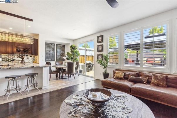 Dining room, Interior, Living room, Pendant Lights, Recessed Lighting, Wood Texture Flooring