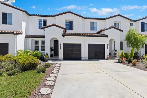 Attached, Exterior, Facade, Spanish Mediterranean