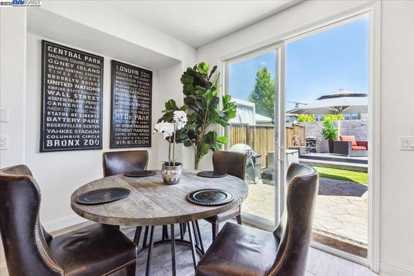 Dining room, Interior