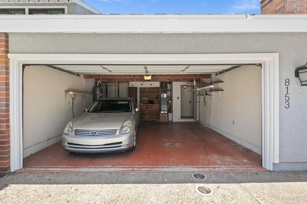 Exterior, Garage