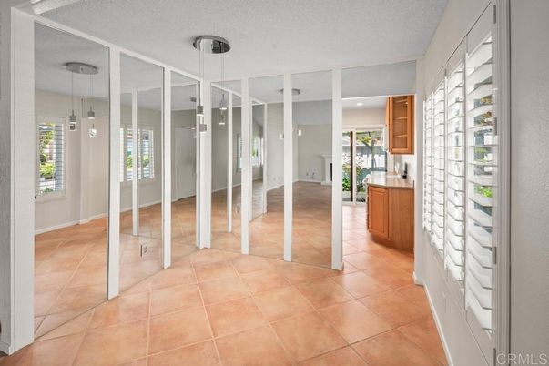 Empty room, Interior, Pendant Lights, Recessed Lighting