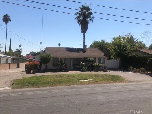 Backyard, Exterior, Facade, Ranch