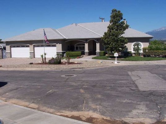 Attached, Exterior, Facade, Ranch