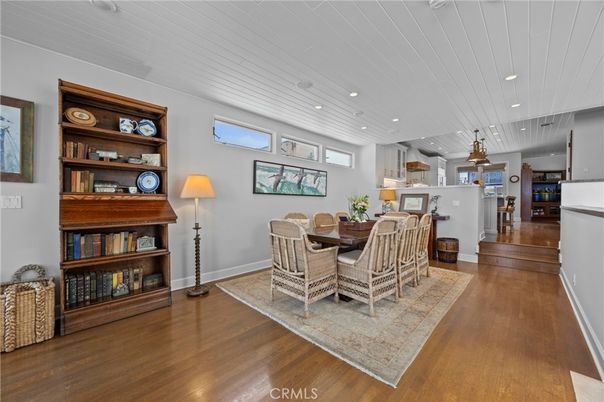 Dining room, Interior, Kitchen, Pendant Lights, Recessed Lighting, Wood Texture Flooring
