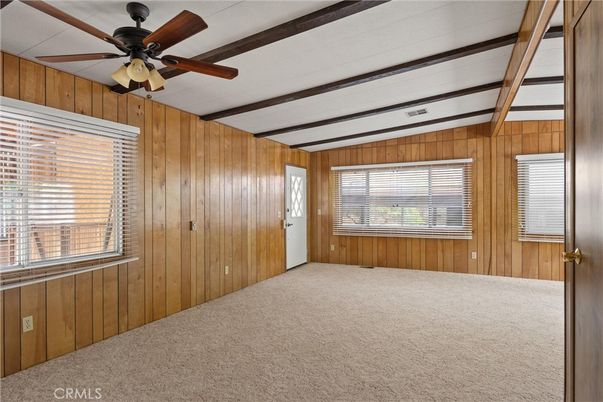 Empty room, Interior, Wooden Beams, Wooden Walls