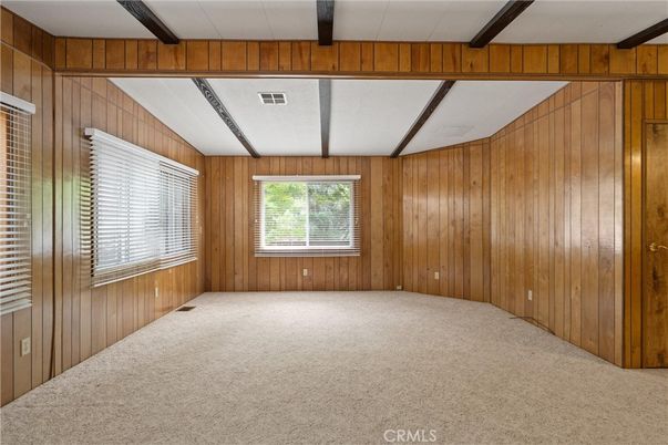 Empty room, Interior, Wooden Beams, Wooden Walls