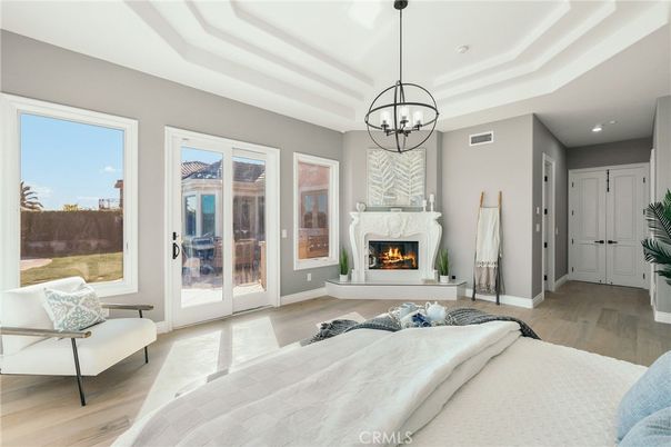 Fireplace, Interior, Living room, Pendant Lights, Recessed Lighting, Wood Texture Flooring