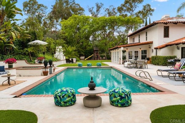 Exterior, Playground, Pool
