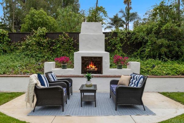 Exterior, Fireplace