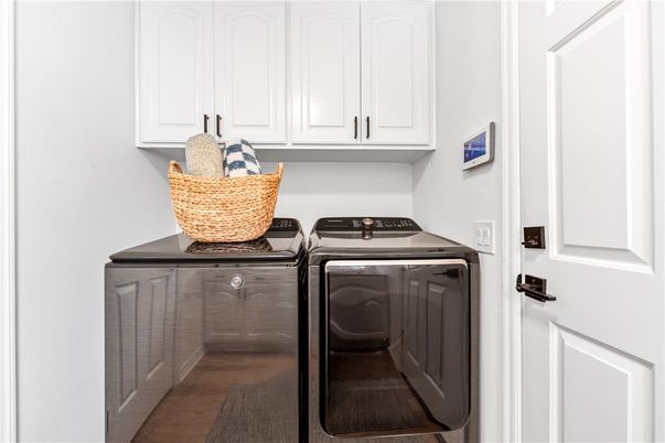 Interior, Washer, Wood Texture Flooring