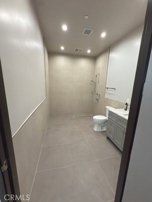 Bathroom, Interior, Recessed Lighting