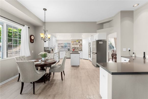 Chandelier, Dining room, Interior, Kitchen, Pendant Lights, Recessed Lighting, Wood Texture Flooring