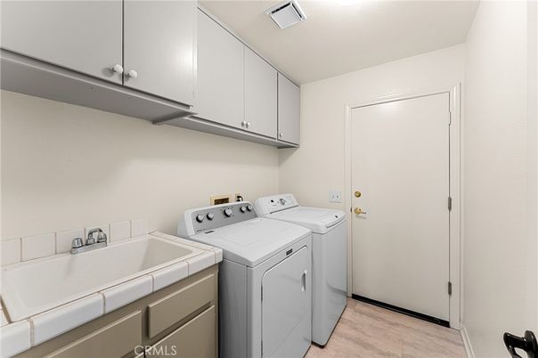 Interior, Washer