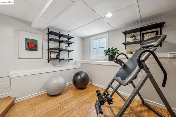 Fitness Equipment, Interior, Recessed Lighting, Wood Texture Flooring