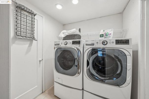 Interior, Recessed Lighting, Utility Closets, Washer
