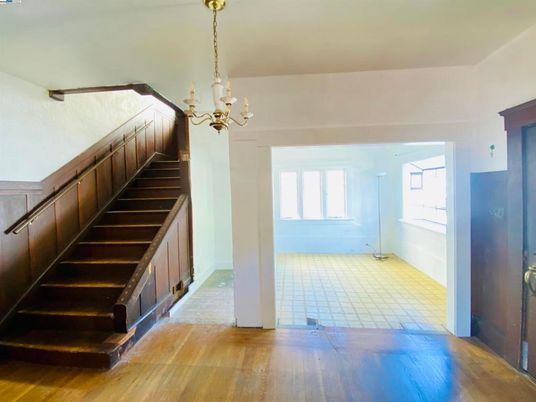 Chandelier, Empty room, Interior, Wood Texture Flooring