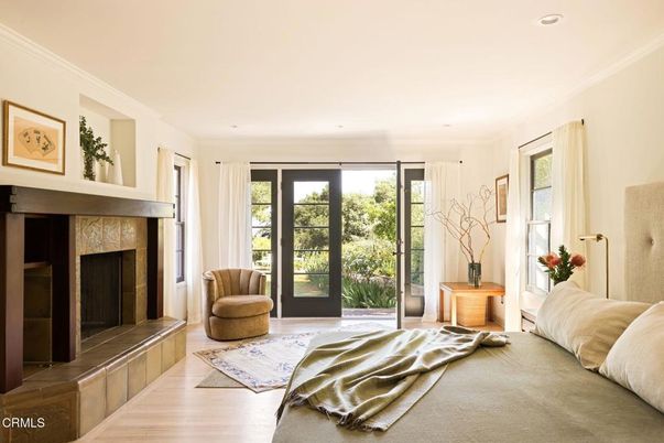 Bedroom, Fireplace, Interior, Recessed Lighting, Wood Texture Flooring