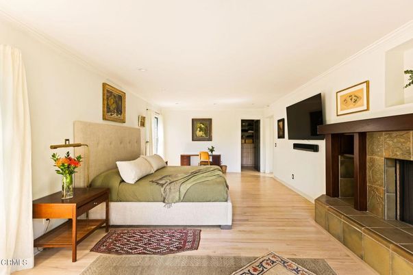 Bedroom, Fireplace, Interior, Recessed Lighting, Wood Texture Flooring