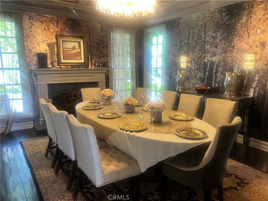 Chandelier, Dining room, Fireplace, Interior, Wood Texture Flooring