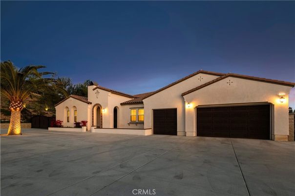 Attached, Exterior, Facade, Spanish Mediterranean