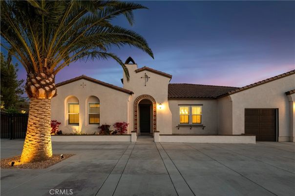 Attached, Exterior, Facade, Spanish Mediterranean