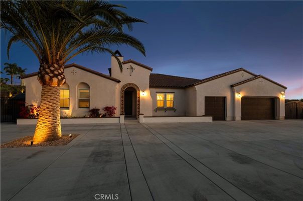 Attached, Exterior, Facade, Spanish Mediterranean