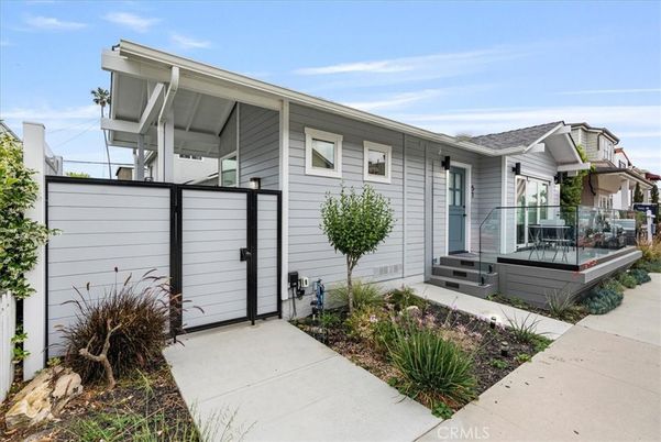 Exterior, Facade, None