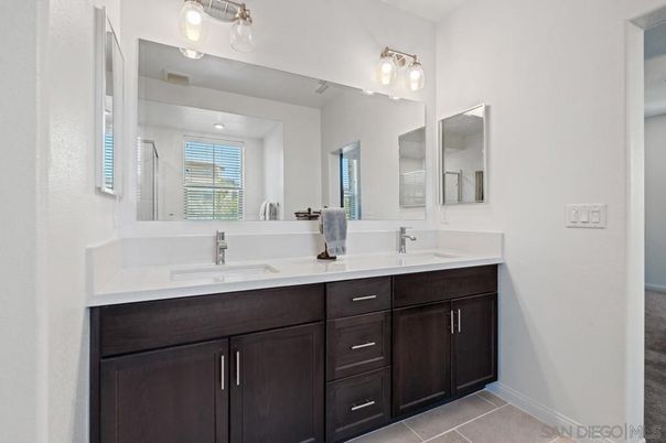 Bathroom, Dual Sink Vanities, Interior