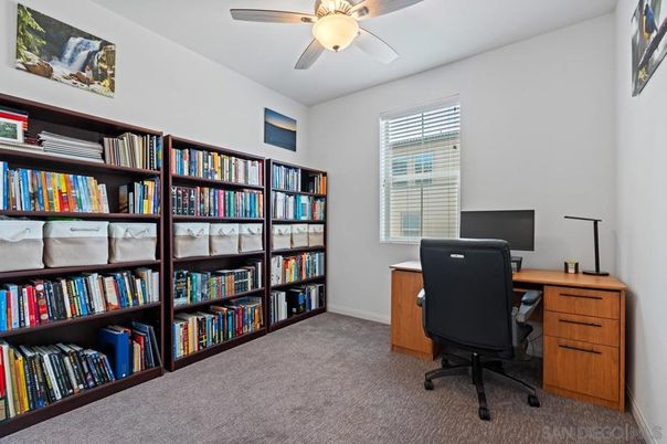 Home Office, Interior