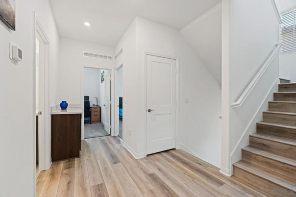 Interior, Recessed Lighting, Wood Texture Flooring