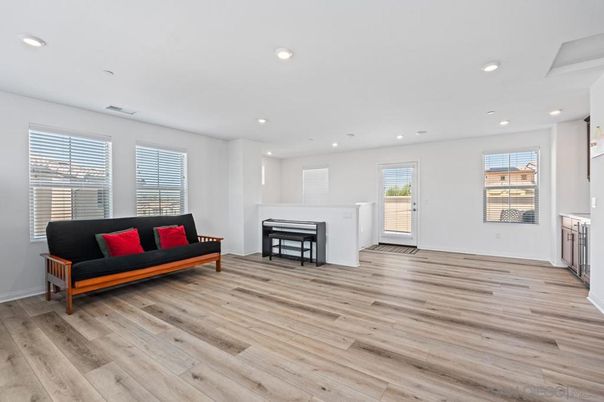 Interior, Piano, Recessed Lighting, Wood Texture Flooring
